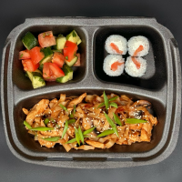 Бенто с лапшой Удон и куриным филе