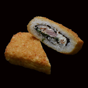 Суши-сендвич с курицей и беконом